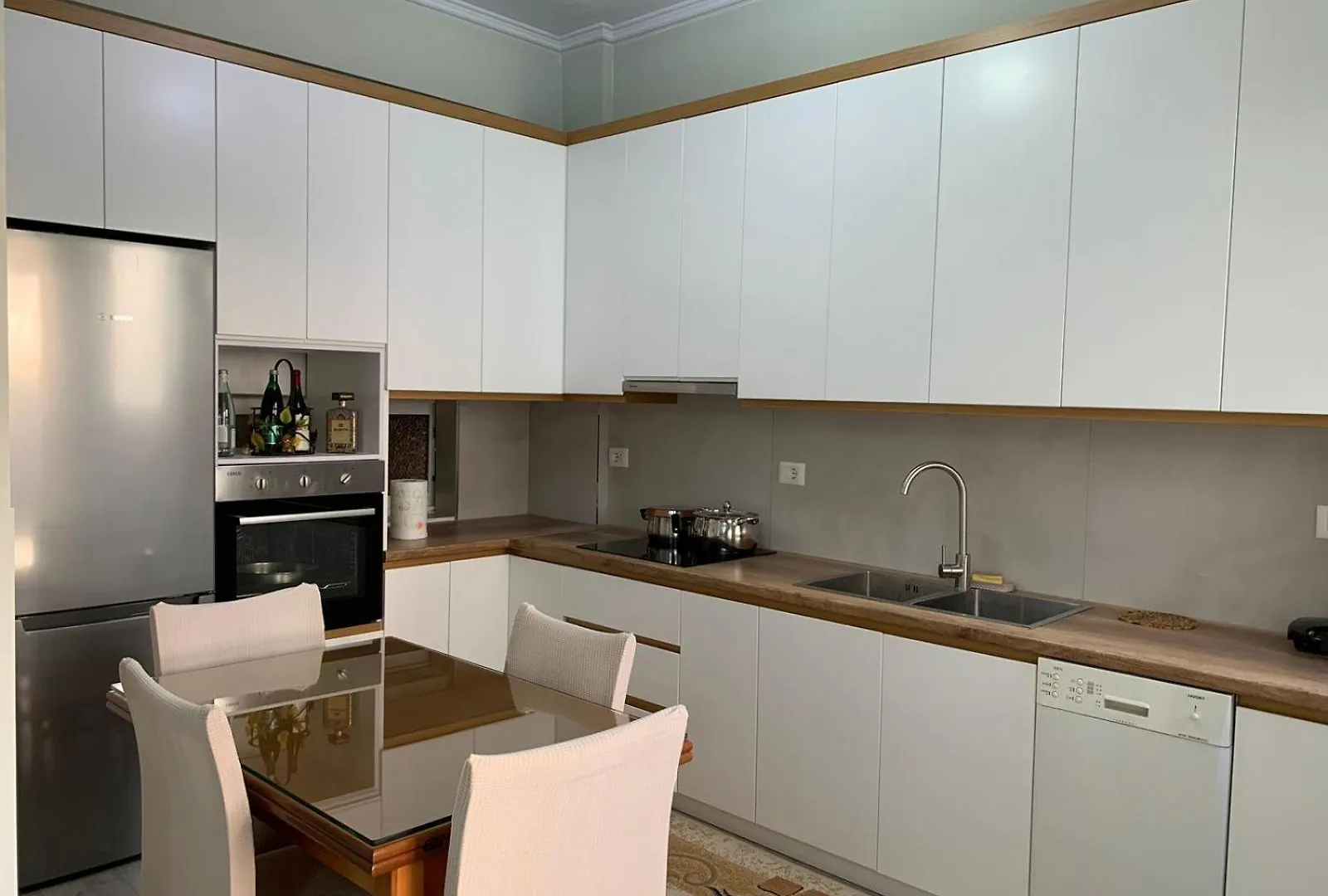 Dadaj Apartments Saranda 0*,
